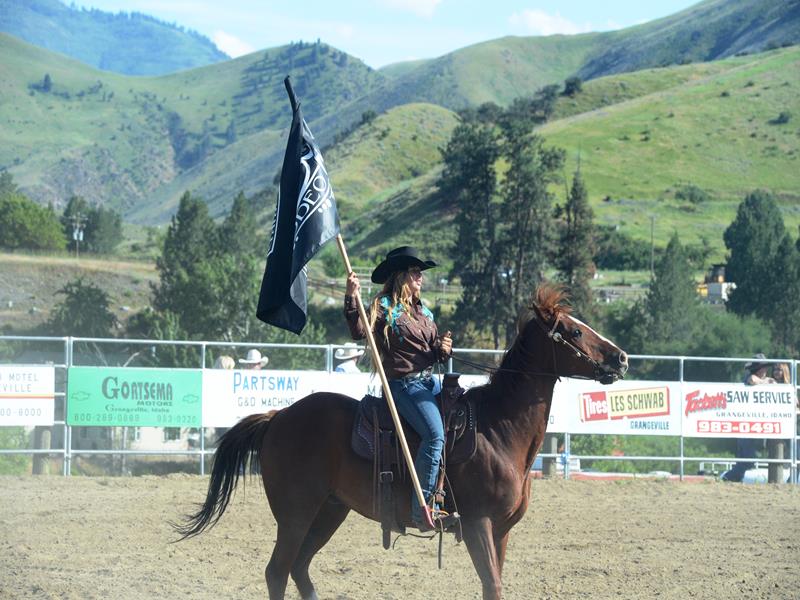 Rodeo 2017 Flag Bearer